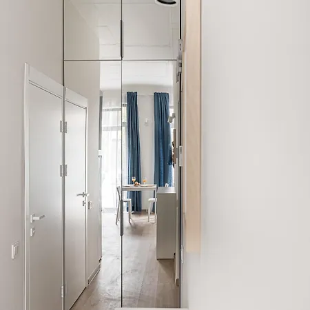 Center Studio, Parking, 16 Apartman