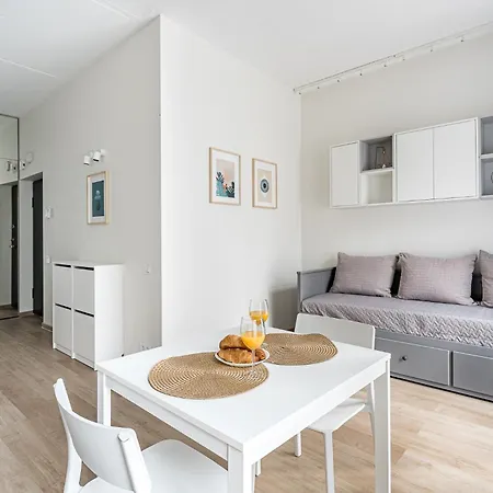 Center Studio, Parking, 16 * וילנה