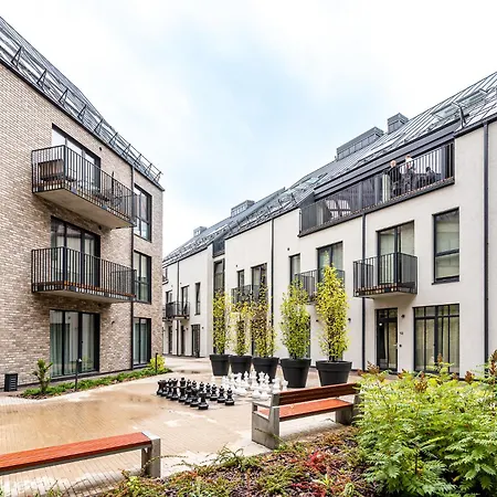 Center Studio, Parking, 16 Apartman