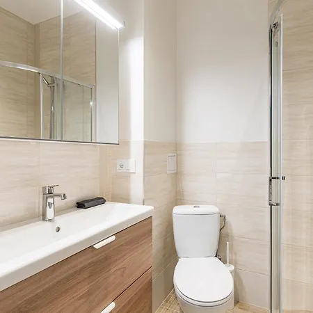 Center Studio, Parking, 16 Appartement