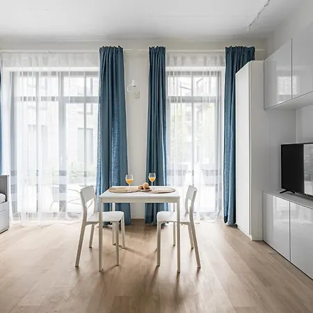 Center Studio, Parking, 16 דירה