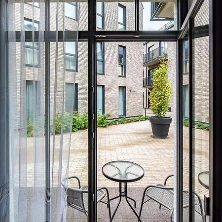 Center Studio, Parking, 16 Appartement