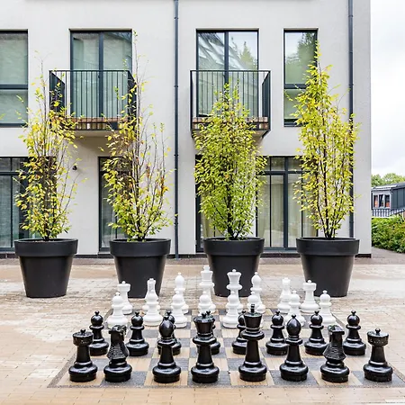 Center Studio, Parking, 16 Appartement