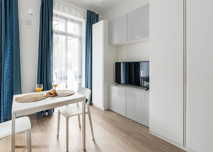 Apartment Center Studio, Parking, 16 *