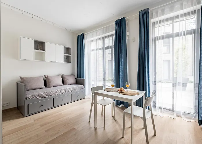 Center Studio, Parking, 16 *